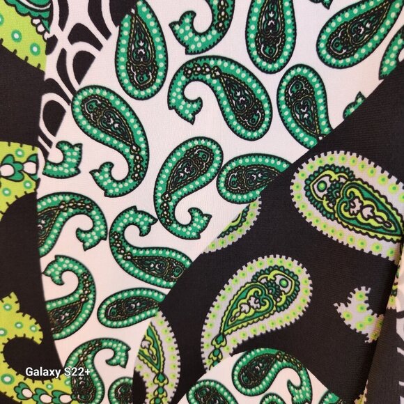 Green & Black Paisley & Abstract Stretch Polyester Knit Fabric 3 Yards X 57 Inch - Picture 2 of 7